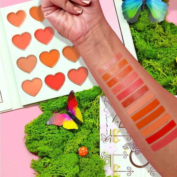 P.Louise See Colour In Your Darkest Days Blusher Palette- Secret Garden - Picture 2 of 2